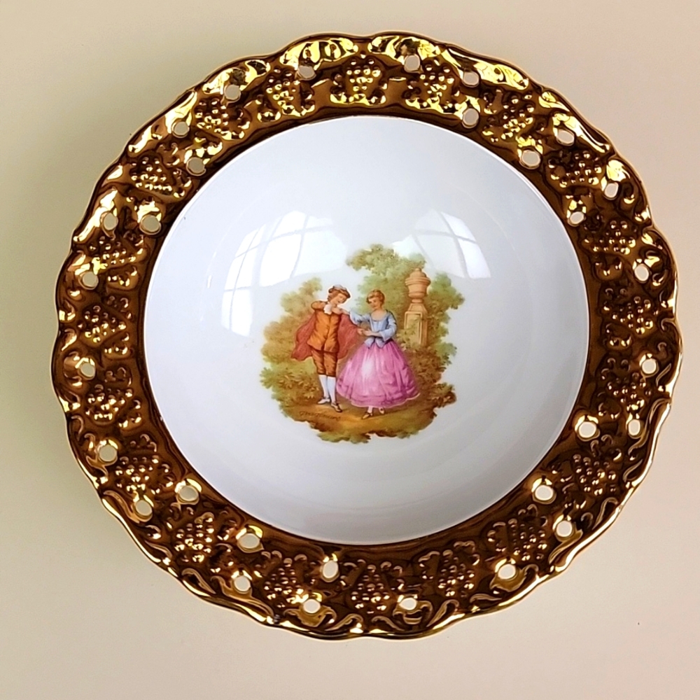 Vintage HK Porcelain bowl with 22kt Gold Trim Made in Bavaria Germany